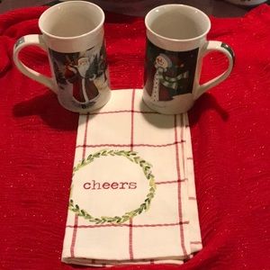 Enjoy your favorite Christmas hot beverage in these old world style mugs!